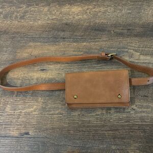 Madewell Belt Bag in burnished Caramel